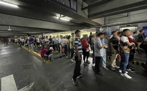 Why Filipinos run for barangay posts .